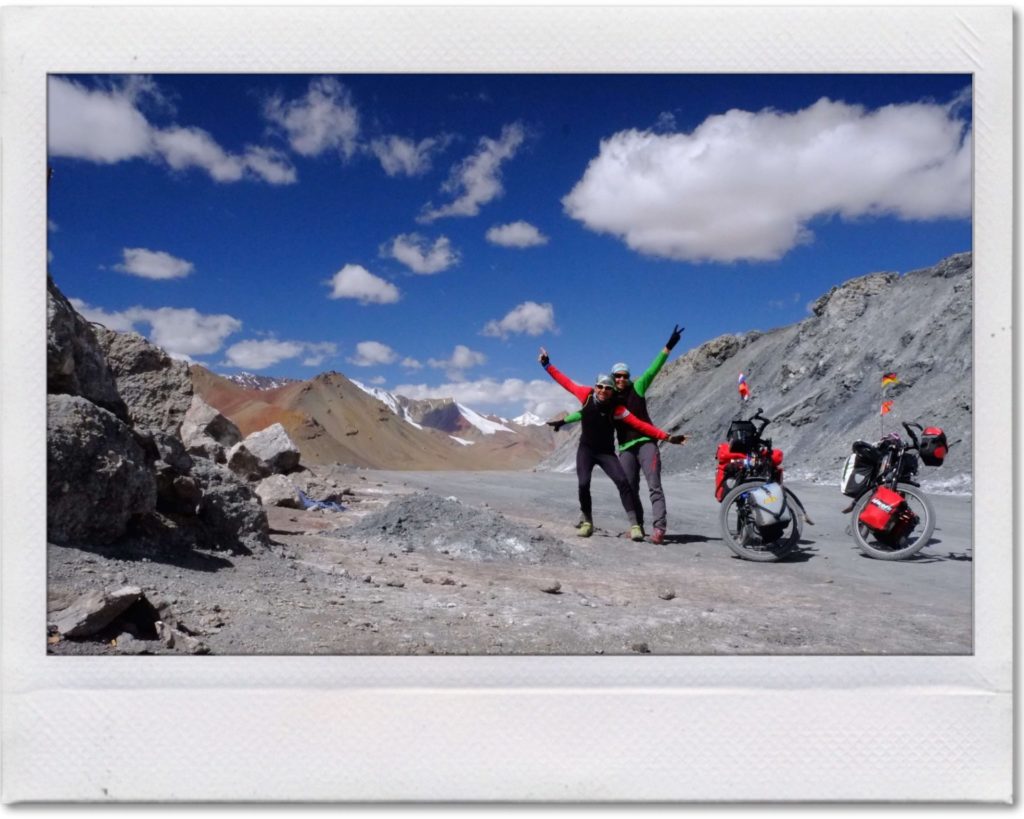 Gipfel Pamir-Highway mit dem Rad